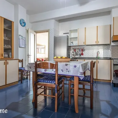 Casa Clara Vista Mare Apartment *